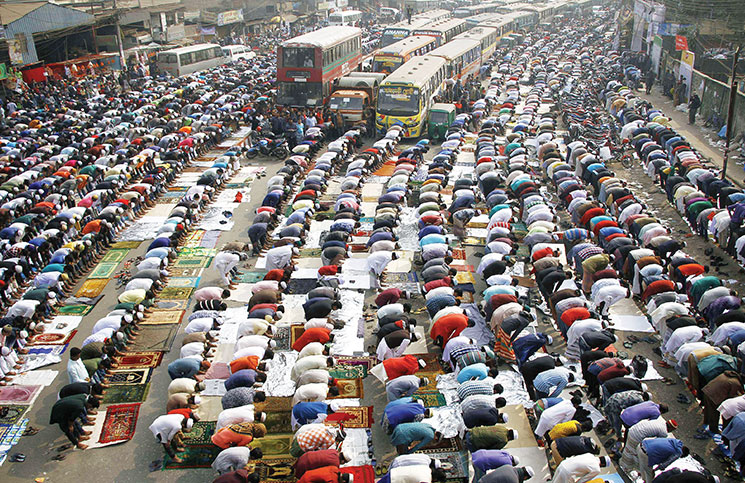 مسلمون من بنغلاديش يحضرون اجتماع بيشاو السنوي حركة التوحيد الإسلامي